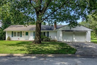 1006 Little Ave, Grandview, MO 64030