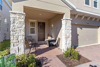 1129 Blue Garden Dr, Deland, FL 32720