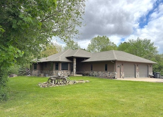 W7794 Hackett Rd, Whitewater, WI 53190