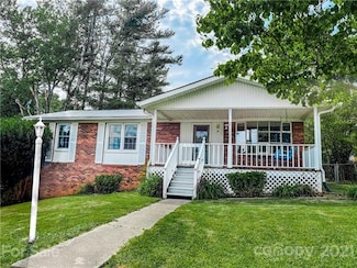 14 Oak Leaf Ln, Arden, NC 28704