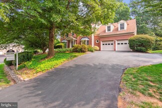 12114 Sandy Ct, Herndon, VA 20170