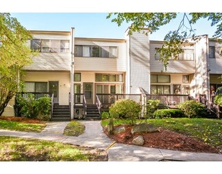 255 North Rd Unit 64, Chelmsford, MA 01824