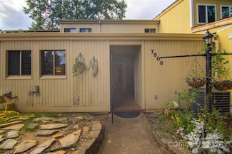 7908 Horse Chestnut Ln, Charlotte, NC 28277