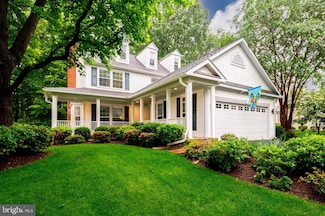 9123 Wood Pointe Way, Fairfax Station, VA 22039