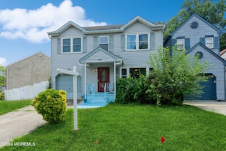 45 Oak Knoll Dr, Matawan, NJ 07747