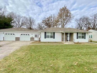1121 Bay St, Elkhart, IN 46514