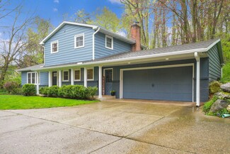 116 Carl Dr NE, Ada, MI 49301