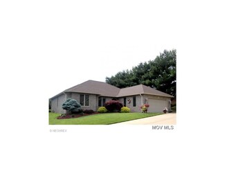 4 Shell Cir, Belpre, OH 45714