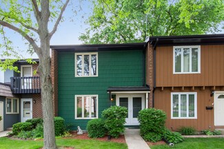 4 Pioneer Park Place, Elgin, IL 60123