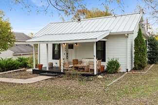 700 Maplewood Ln, Nashville, TN 37216