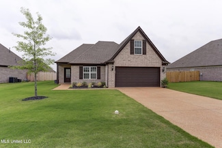 2561 Dela Dr, Southaven, MS 38672