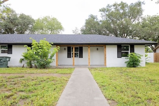 1101 Lillian St, Alice, TX 78332