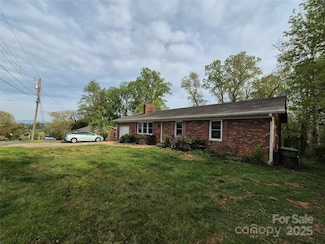 64 Round Top Rd, Asheville, NC 28803