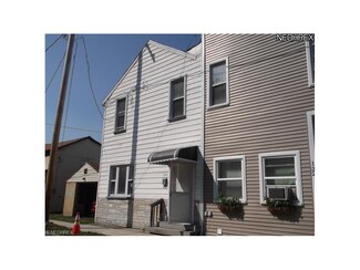 130 E Jackson St, Lowellville, OH 44436