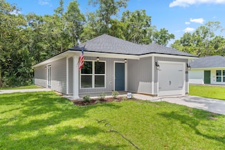 224 Iris Ln, Defuniak Springs, FL 32433