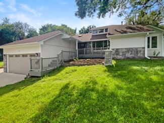 4511 Gettysburg Ave N, New Hope, MN 55428