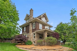 2301 Massachusetts St, Lawrence, KS 66046