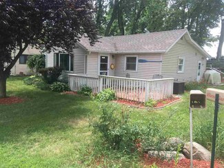 335 Lane 221 Hamilton Lake, Hamilton, IN 46742