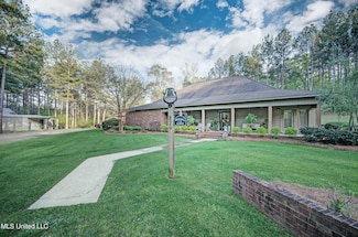 329 County Line Rd, Mendenhall, MS 39114