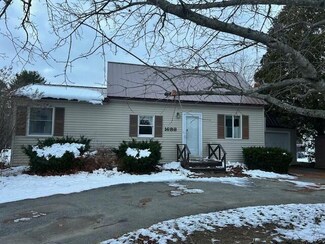 1688 Essex St, Bangor, ME 04401