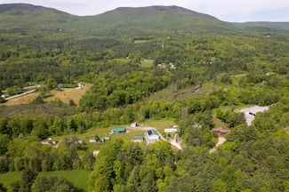 233 Squires Rd, Manchester Center, VT 05255