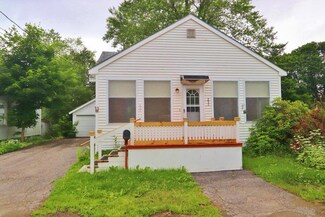 252 Maple St, Bangor, ME 04401