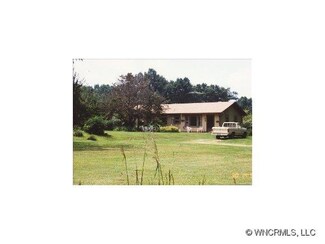 288 Shorty Collins St, East Flat Rock, NC 28726