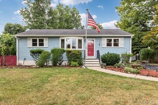 156 Brewster Ave, Piscataway, NJ 08854