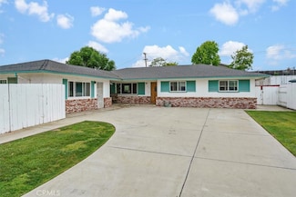 315 Hobbs Ln, Santa Maria, CA 93455