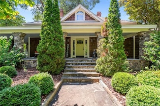 200 Cameron Ave, Vass, NC 28394