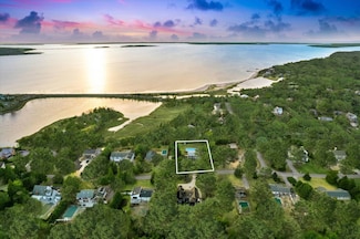 36 Coves End Ln, Sag Harbor, NY 11963