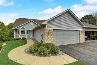 7051 Oak Pointe Curve, Bloomington, MN 55438