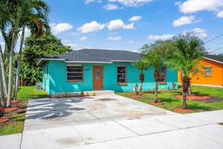 8847 Seville St, Pahokee, FL 33476