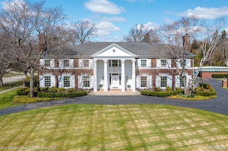 15701 Windmill Pointe Dr, Grosse Pointe Park, MI 48230