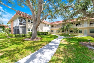 8 Vista Palm Ln Unit 202, Vero Beach, FL 32962