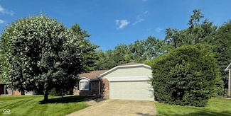 1348 Secretariat Ln, Indianapolis, IN 46217