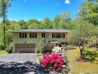 1088 Old Waterbury Rd, Southbury, CT 06488