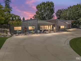 16451 Barton Ln, Bakersfield, CA 93314