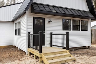 1983 N Hope Rd, Midland, MI 48642