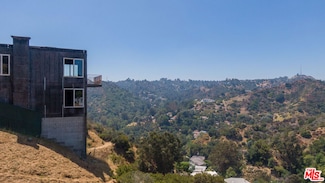 2529 Woodstock Rd, Los Angeles, CA 90046
