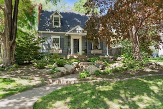 2383 Doswell Ave, Saint Paul, MN 55108