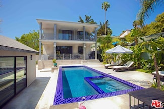 1724 N Sierra Bonita Ave, Los Angeles, CA 90046