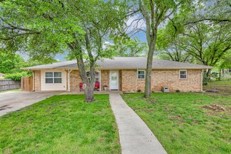 2705 S Lipsey St, Decatur, TX 76234