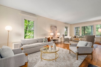 33 Wellington Ln, Belmont, MA 02478