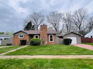 1203 Devonshire Ct, Owosso, MI 48867
