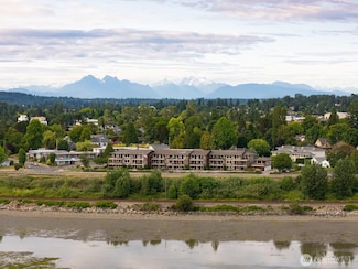 1300 Peace Portal Dr Unit 106, Blaine, WA 98230