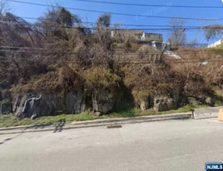 55 Hackensack Plank Rd, Weehawken, NJ 07086