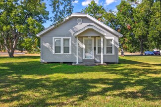 3701 Doyle Ave, Groves, TX 77619