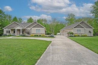 1688 Autumn Oak Dr, Batavia, OH 45103