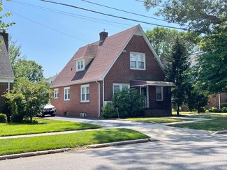 1306 6th Ave, New Hyde Park, NY 11040